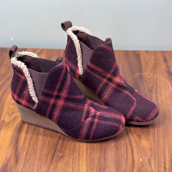 TOMS Kelsey Wedge Booties Barn Red Plaid Wool 9 - Picture 7 of 9